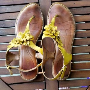 Born Yellow Flower Sandals